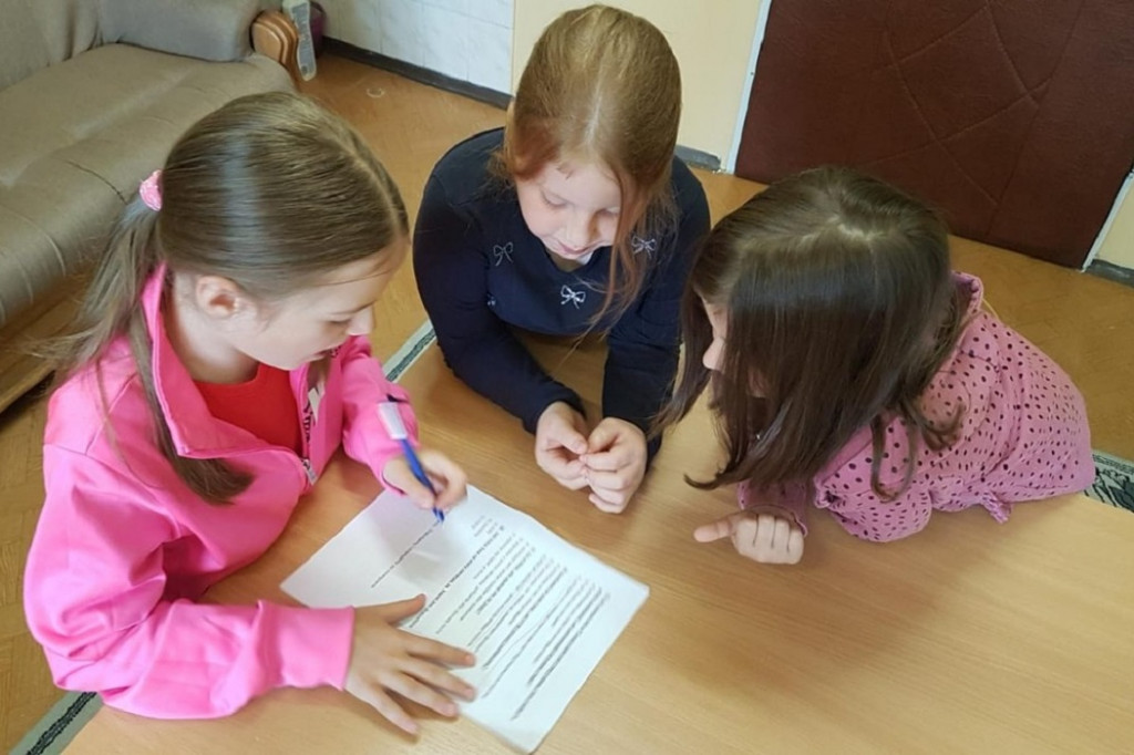 Policyjna foczka uczy zasad bezpieczeństwa
