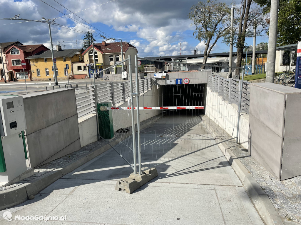 Podziemny parking na węźle Chylonia nadal zamknięty