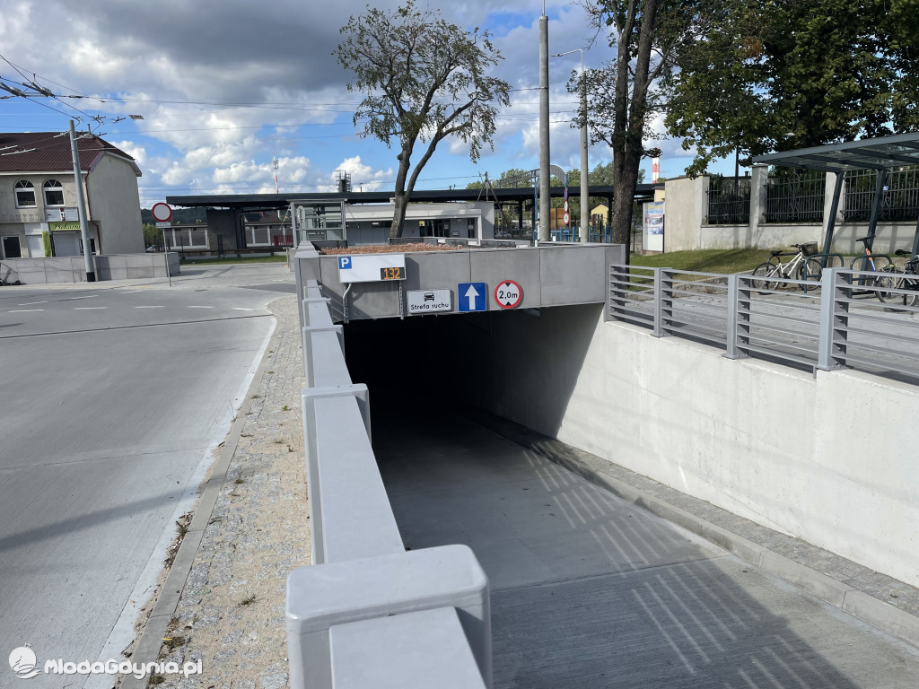 Podziemny parking na węźle Chylonia nadal zamknięty