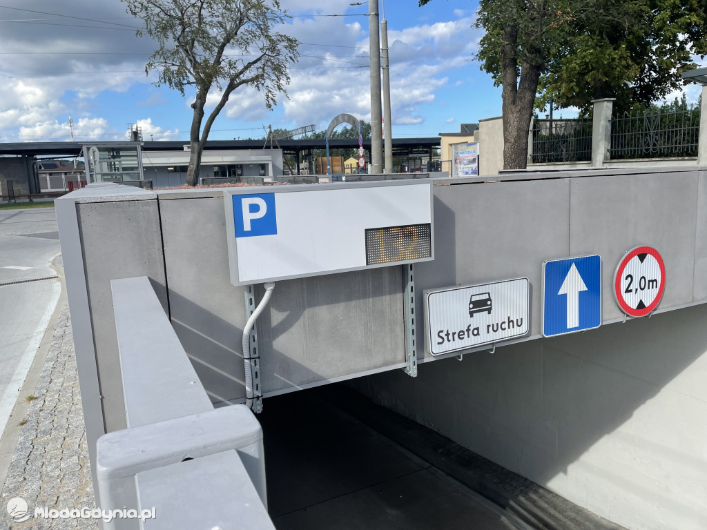 Podziemny parking na węźle Chylonia nadal zamknięty
