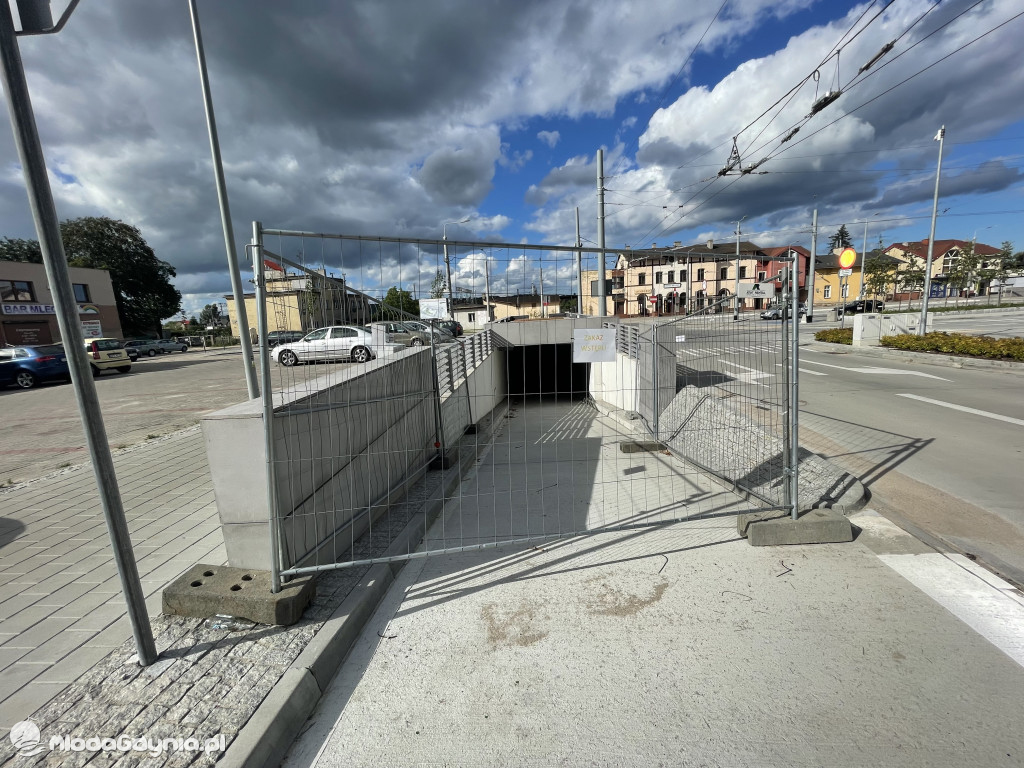 Podziemny parking na węźle Chylonia nadal zamknięty