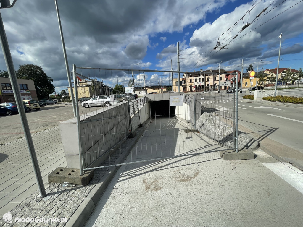 Podziemny parking na węźle Chylonia nadal zamknięty