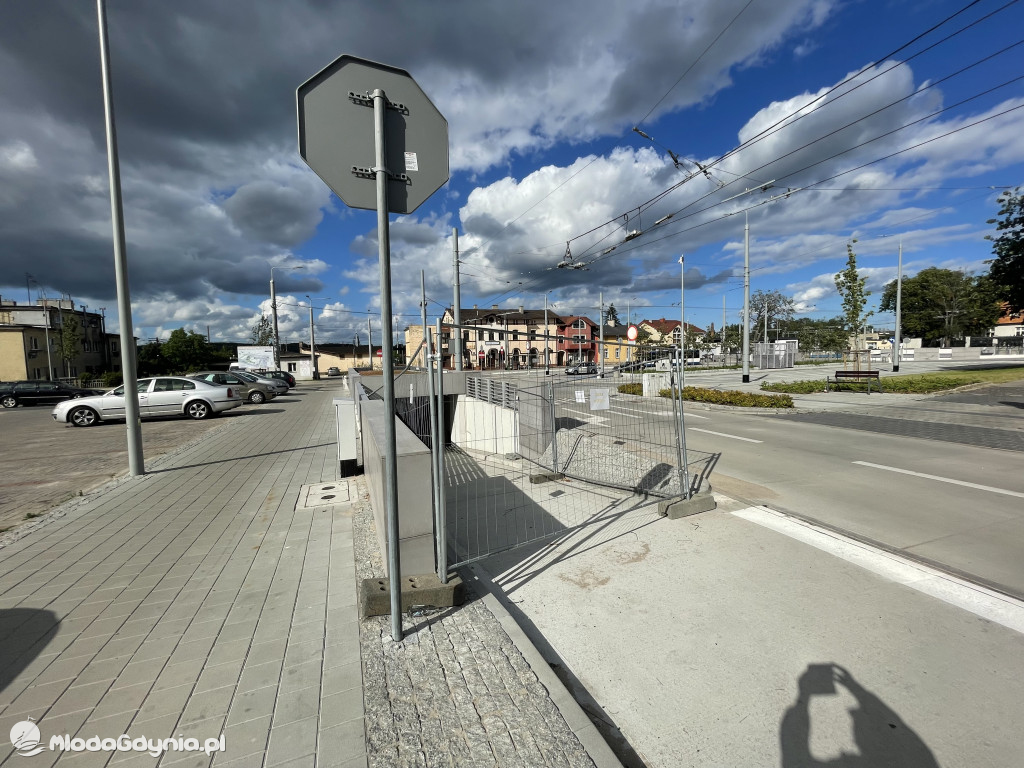 Podziemny parking na węźle Chylonia nadal zamknięty