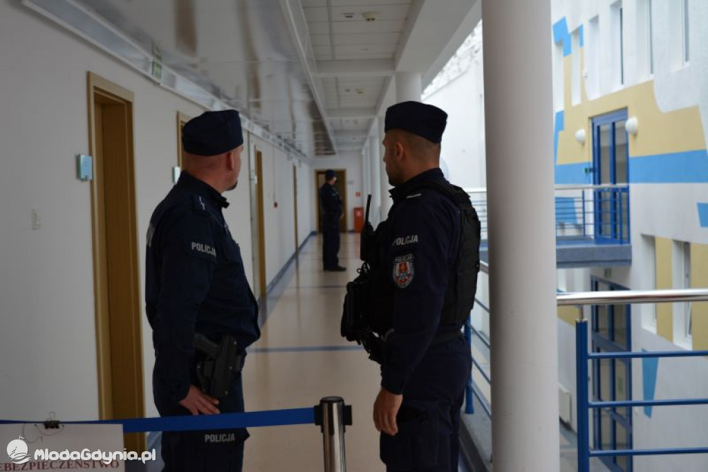Policja Gdynia. Ćwiczenia dowódczo-sztabowe pn. „BOMBA”
