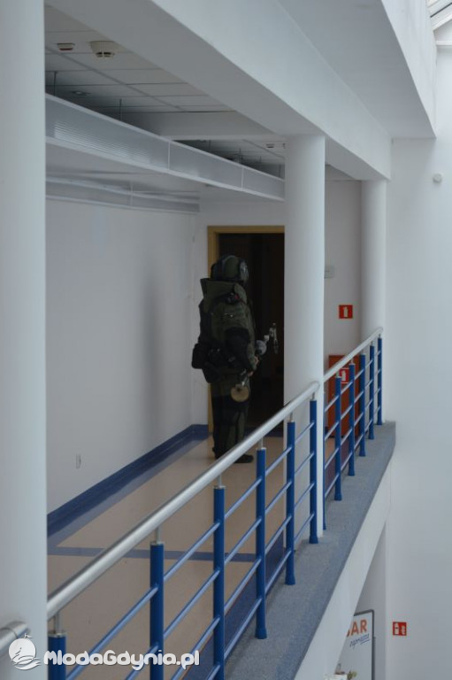 Policja Gdynia. Ćwiczenia dowódczo-sztabowe pn. „BOMBA”