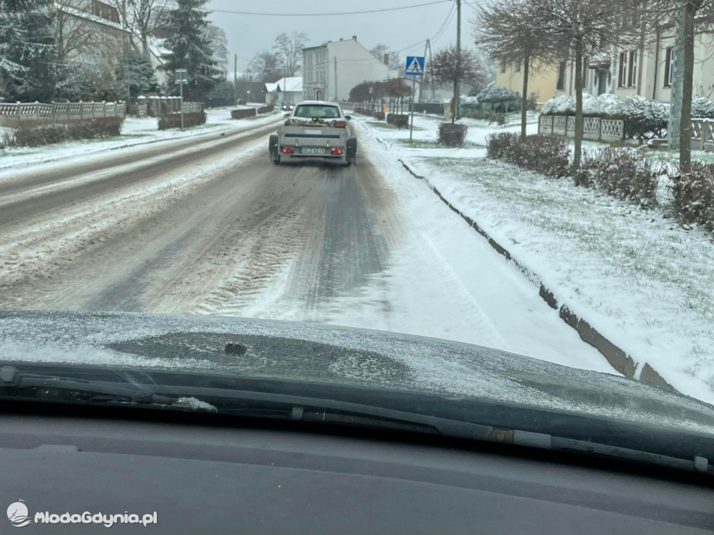 Czarne - zima jak zwykle zaskoczyła drogowców!