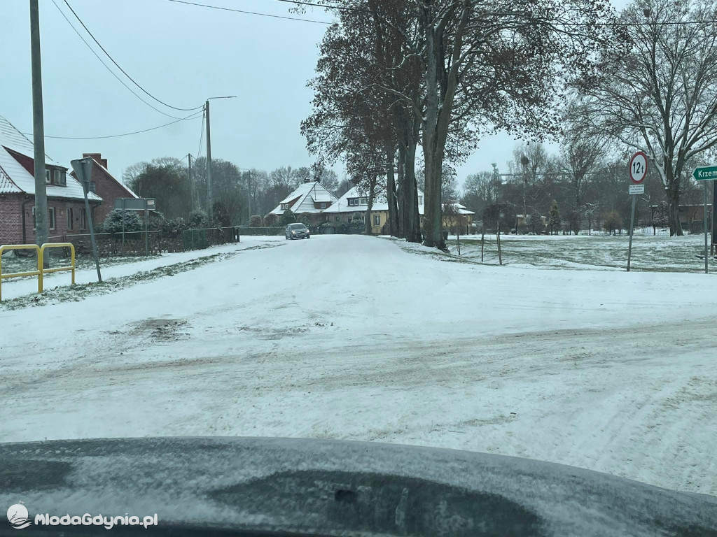 Czarne - zima jak zwykle zaskoczyła drogowców!