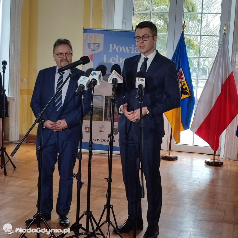 Rządowy Fundusz Rozwoju Dróg - konferencja prasowa Piotra Müllera w Lęborku i Słupsku