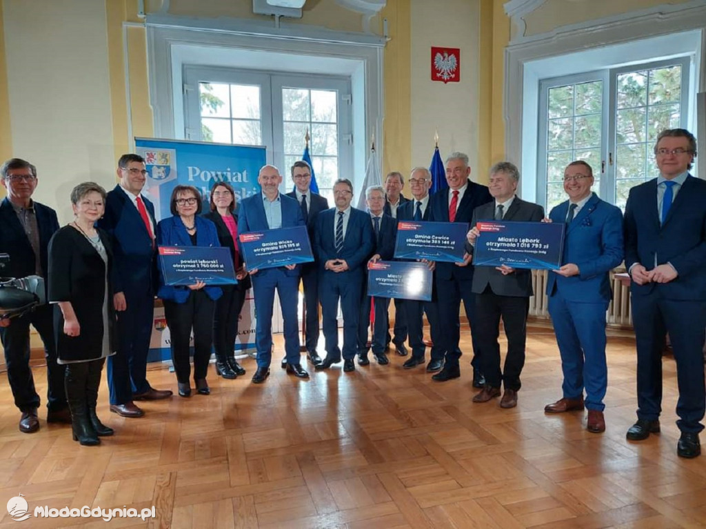 Rządowy Fundusz Rozwoju Dróg - konferencja prasowa Piotra Müllera w Lęborku i Słupsku