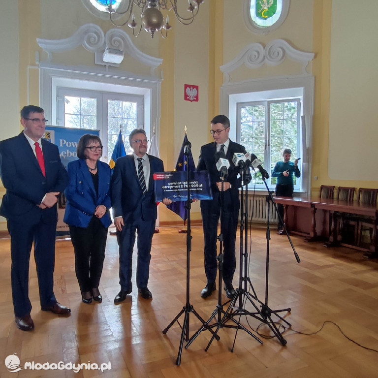 Rządowy Fundusz Rozwoju Dróg - konferencja prasowa Piotra Müllera w Lęborku i Słupsku