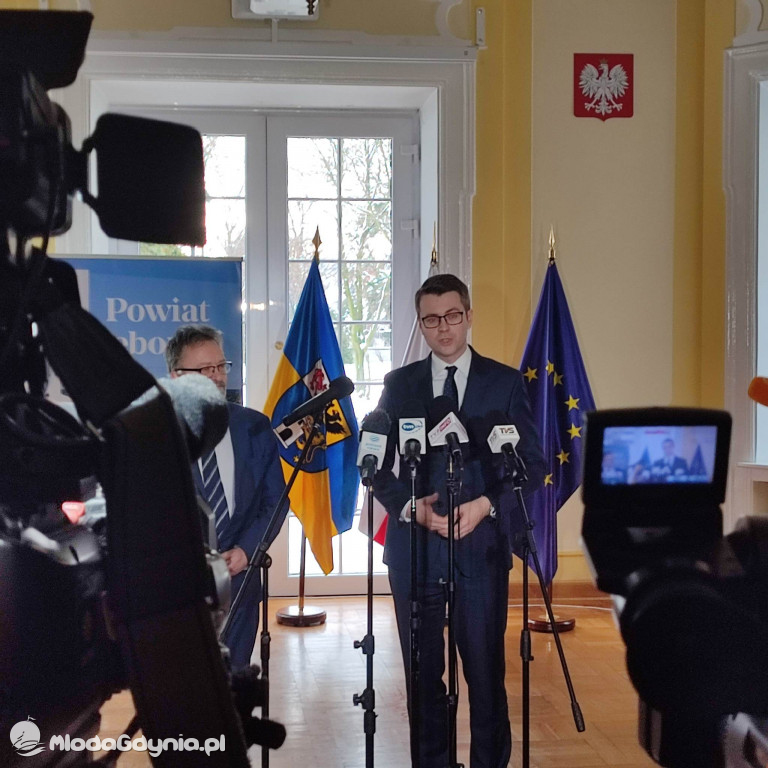 Rządowy Fundusz Rozwoju Dróg - konferencja prasowa Piotra Müllera w Lęborku i Słupsku