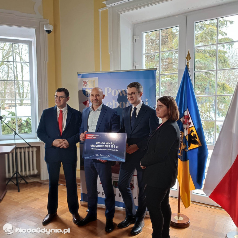 Rządowy Fundusz Rozwoju Dróg - konferencja prasowa Piotra Müllera w Lęborku i Słupsku