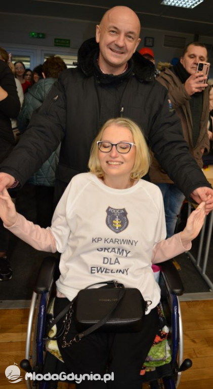 Policjanci zagrali w meczach piłki nożnej podczas turnieju charytatywnego dla koleżanki z gdyńskiej komendy