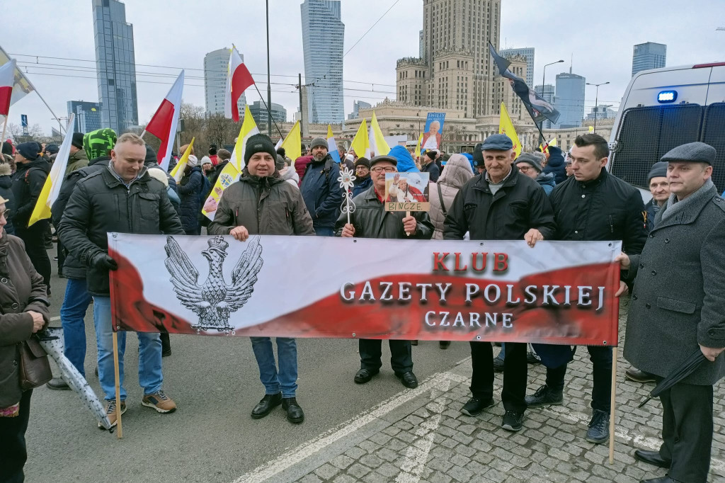 Marsz Papieski - 2 kwietnia 2023 Warszawa - Klub Gazety Polskiej Czarne