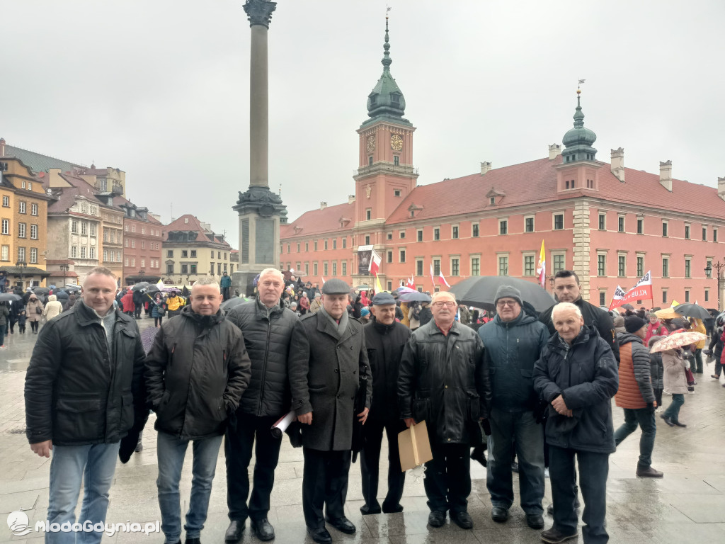 Marsz Papieski - 2 kwietnia 2023 Warszawa - Klub Gazety Polskiej Czarne