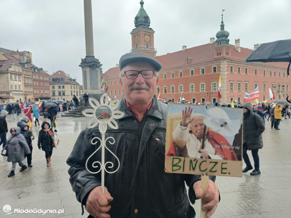 Marsz Papieski - 2 kwietnia 2023 Warszawa - Klub Gazety Polskiej Czarne