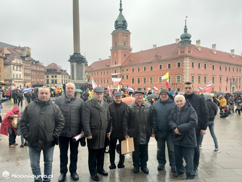 Marsz Papieski - 2 kwietnia 2023 Warszawa - Klub Gazety Polskiej Czarne