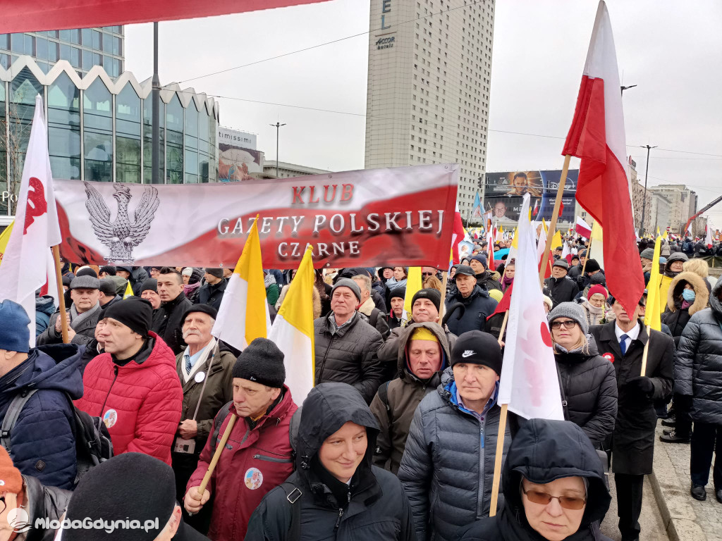 Marsz Papieski - 2 kwietnia 2023 Warszawa - Klub Gazety Polskiej Czarne