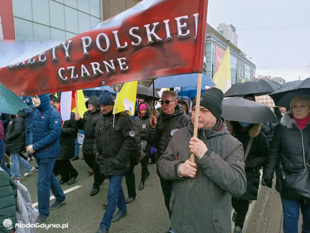 Marsz Papieski - 2 kwietnia 2023 Warszawa - Klub Gazety Polskiej Czarne