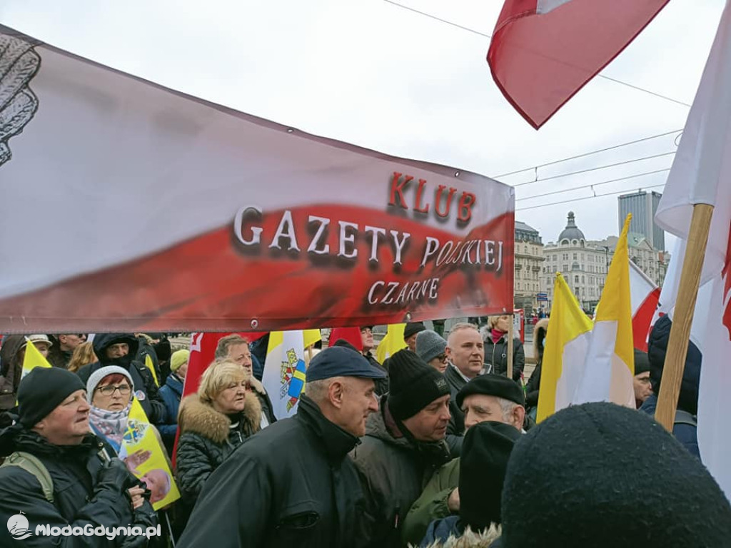 Marsz Papieski - 2 kwietnia 2023 Warszawa - Klub Gazety Polskiej Czarne