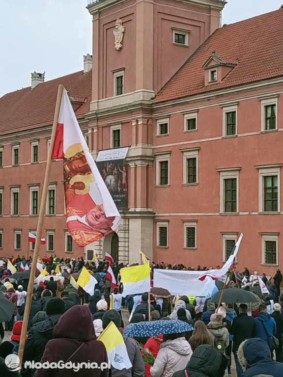 Marsz Papieski - 2 kwietnia 2023 Warszawa - Klub Gazety Polskiej Czarne