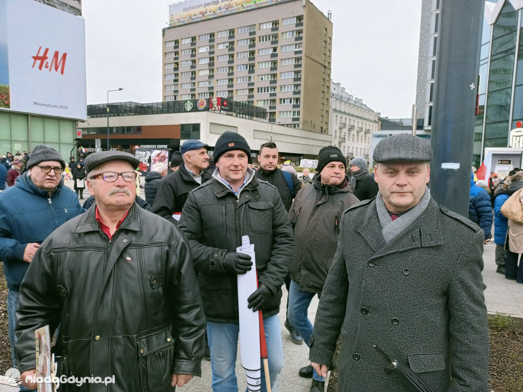 Marsz Papieski - 2 kwietnia 2023 Warszawa - Klub Gazety Polskiej Czarne