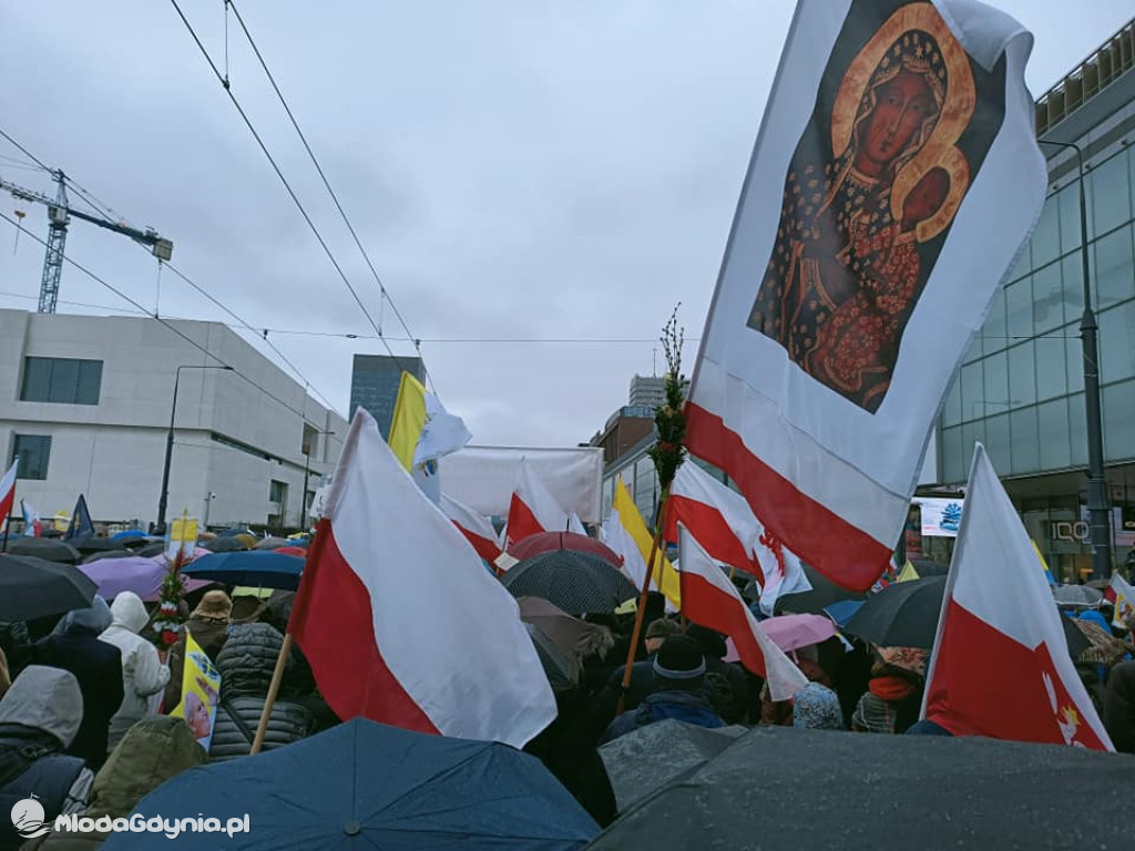 Marsz Papieski - 2 kwietnia 2023 Warszawa - Klub Gazety Polskiej Czarne
