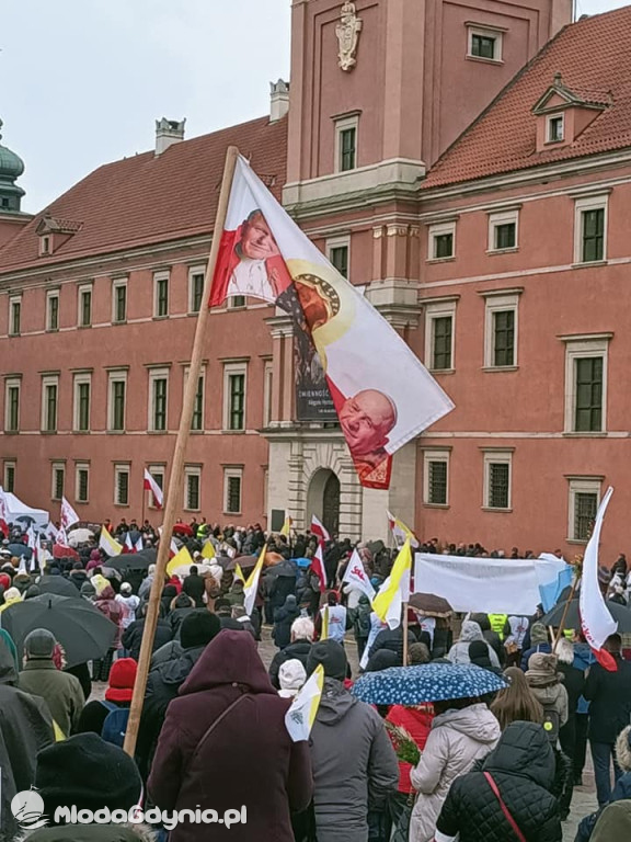 Marsz Papieski - 2 kwietnia 2023 Warszawa - Klub Gazety Polskiej Czarne