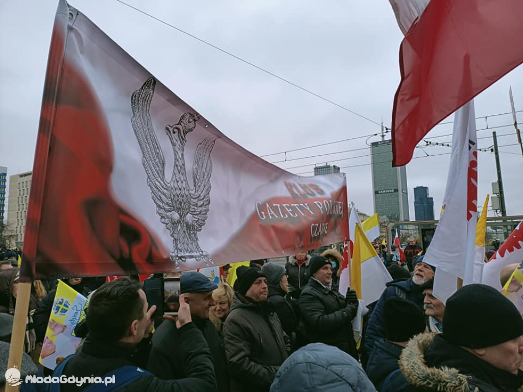 Marsz Papieski - 2 kwietnia 2023 Warszawa - Klub Gazety Polskiej Czarne
