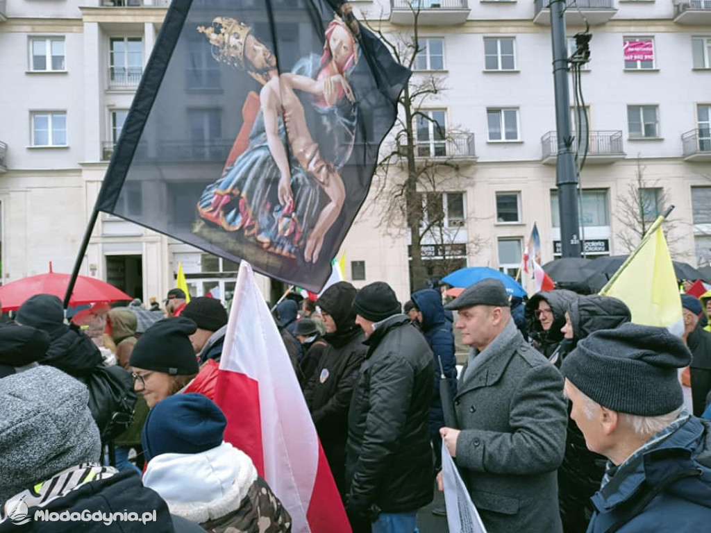 Marsz Papieski - 2 kwietnia 2023 Warszawa - Klub Gazety Polskiej Czarne