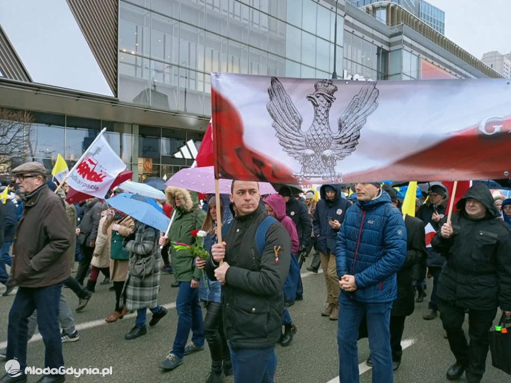 Marsz Papieski - 2 kwietnia 2023 Warszawa - Klub Gazety Polskiej Czarne