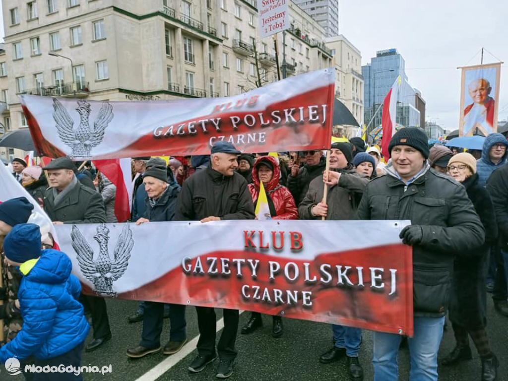 Marsz Papieski - 2 kwietnia 2023 Warszawa - Klub Gazety Polskiej Czarne