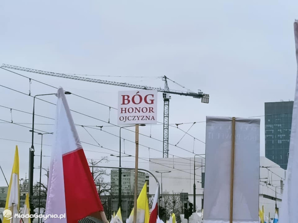 Marsz Papieski - 2 kwietnia 2023 Warszawa - Klub Gazety Polskiej Czarne