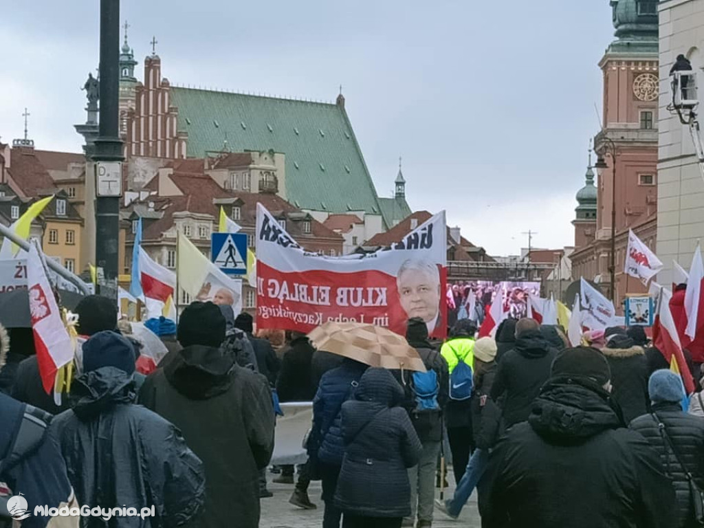 Marsz Papieski - 2 kwietnia 2023 Warszawa - Klub Gazety Polskiej Czarne