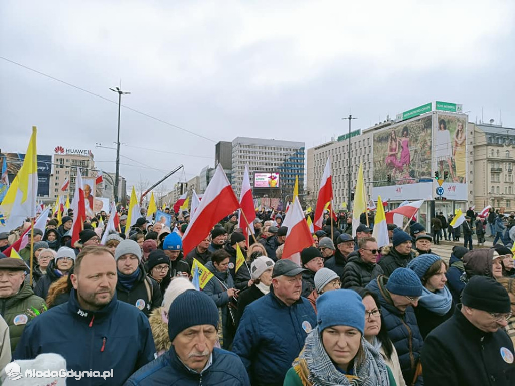 Marsz Papieski - 2 kwietnia 2023 Warszawa - Klub Gazety Polskiej Czarne