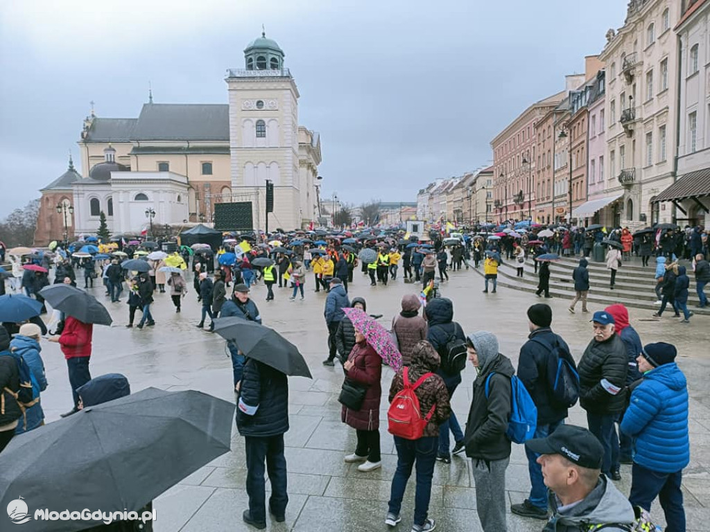 Marsz Papieski - 2 kwietnia 2023 Warszawa - Klub Gazety Polskiej Czarne