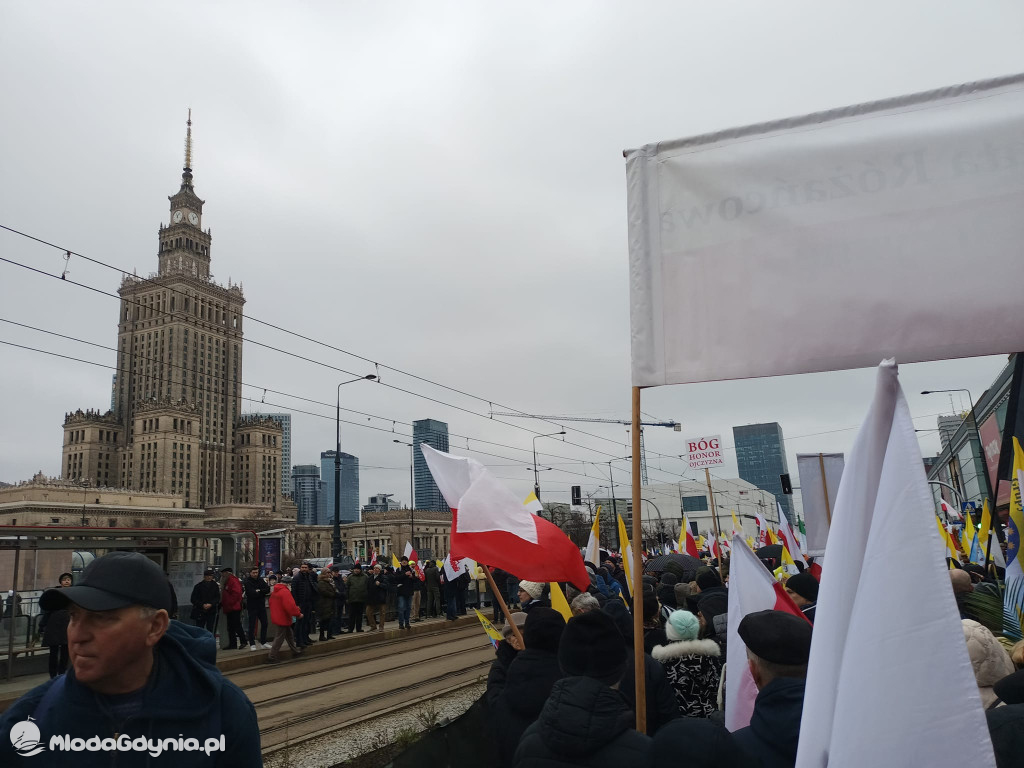 Marsz Papieski - 2 kwietnia 2023 Warszawa - Klub Gazety Polskiej Czarne