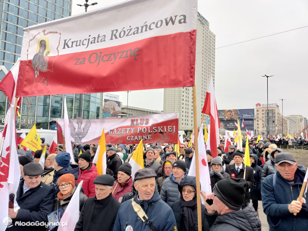 Marsz Papieski - 2 kwietnia 2023 Warszawa - Klub Gazety Polskiej Czarne