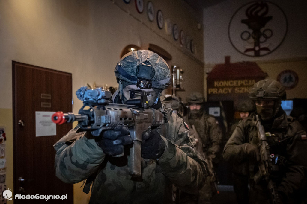 Pomorscy terytorialsi odbili szkołę z rąk dywersantów