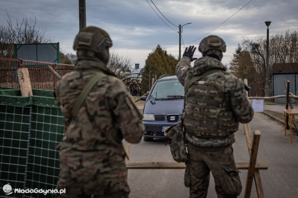 Pomorscy terytorialsi odbili szkołę z rąk dywersantów