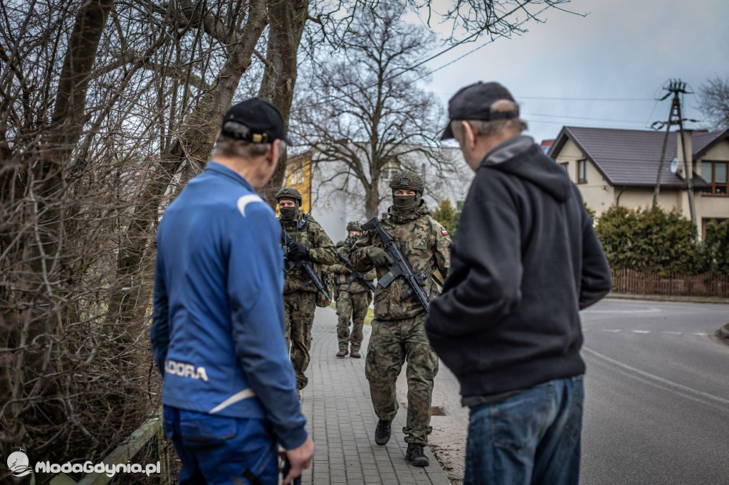 Pomorscy terytorialsi odbili szkołę z rąk dywersantów