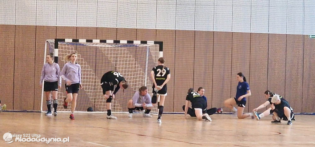 SPR AMW Gdynia - UKS Morski Sianów 28:33