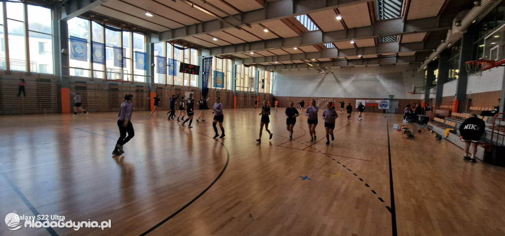 SPR AMW Gdynia - UKS Morski Sianów 28:33