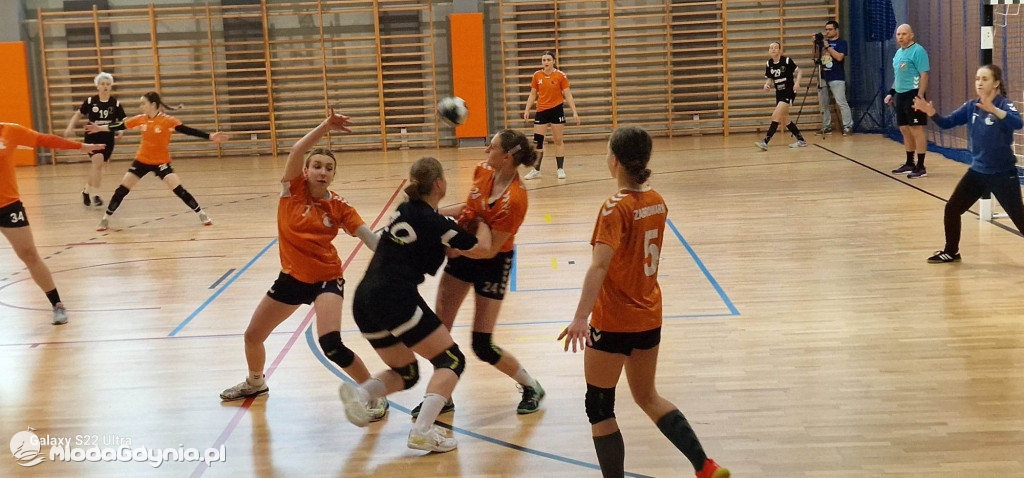 SPR AMW Gdynia - UKS Morski Sianów 28:33