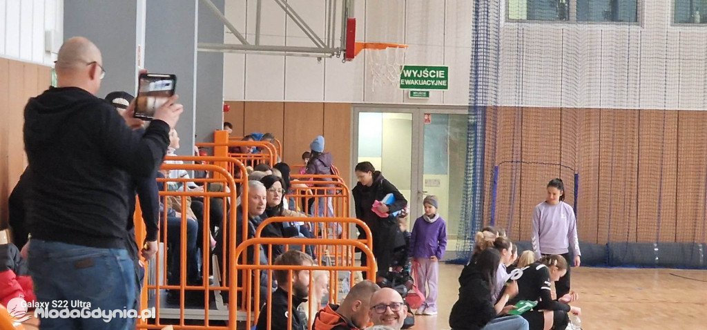 SPR AMW Gdynia - UKS Morski Sianów 28:33