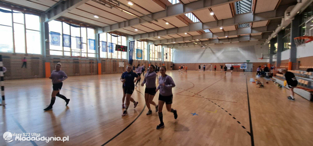 SPR AMW Gdynia - UKS Morski Sianów 28:33