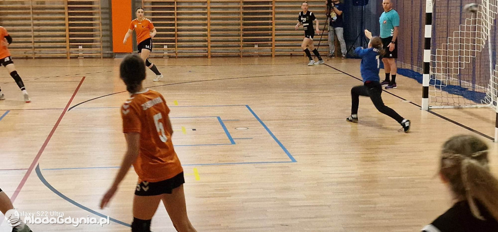 SPR AMW Gdynia - UKS Morski Sianów 28:33