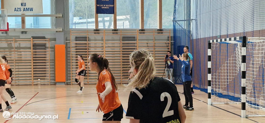 SPR AMW Gdynia - UKS Morski Sianów 28:33
