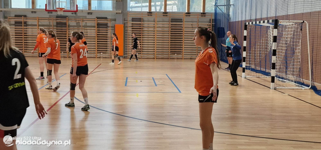 SPR AMW Gdynia - UKS Morski Sianów 28:33