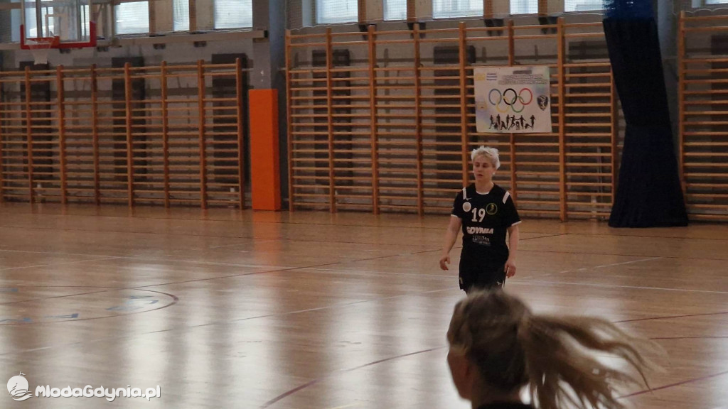 SPR AMW Gdynia - UKS Morski Sianów 28:33